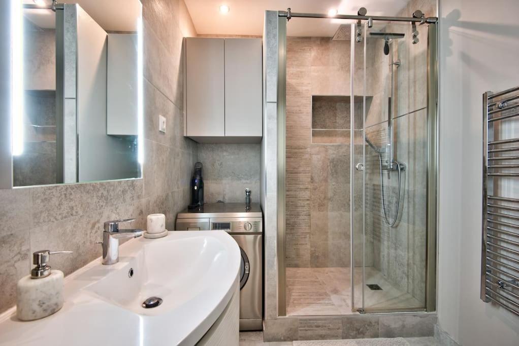 Very Nice 2P With All Comfort, City Center Ac/Wifi Bagian luar foto