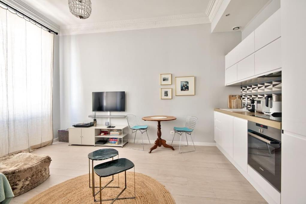 Very Nice 2P With All Comfort, City Center Ac/Wifi Bagian luar foto
